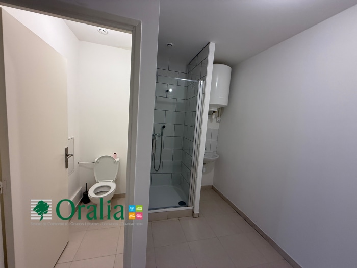 Image 6 sur 7 - Local commercial  ·  Location · Tarare (69170) · 88m²