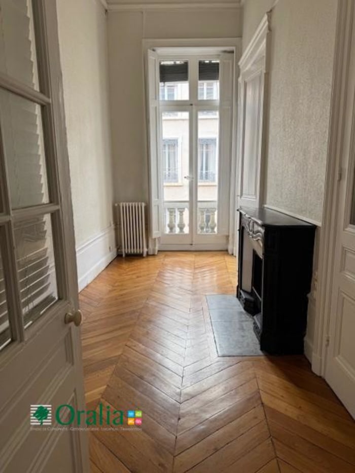Image 3 sur 11 - Appartement  ·  Location · Lyon (69002) · 5 pièces · 134m²