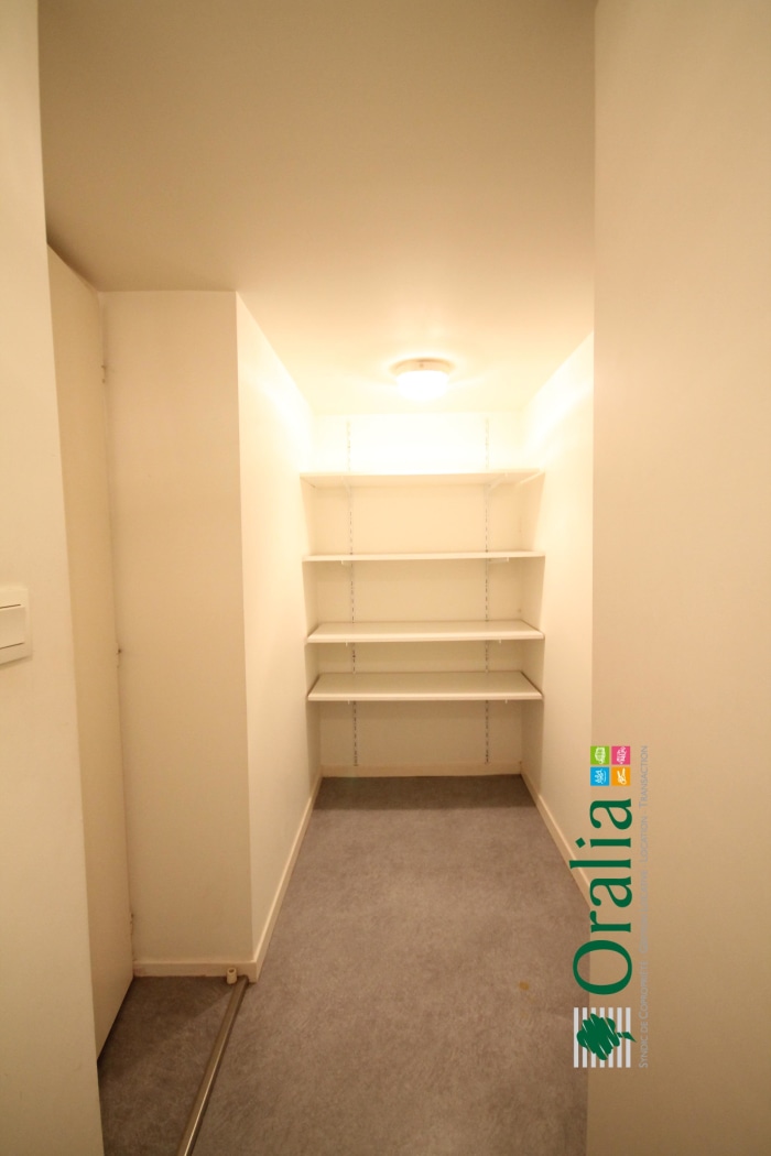 Image 2 sur 3 - Appartement  ·  Location · Grenoble (38000) · 1 pièce · 32m²