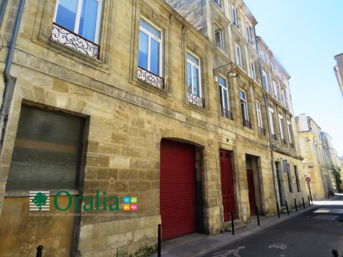 Image 2 sur 12 - Parking  ·  Location · Bordeaux (33000)