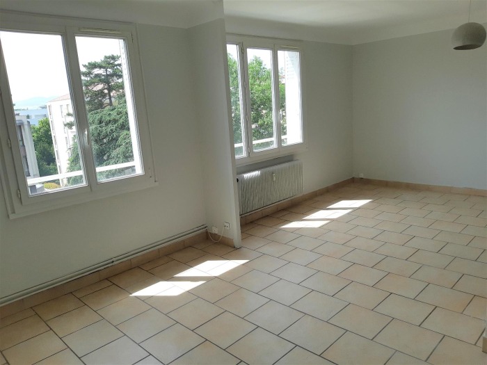 Image 5 sur 10 - Appartement  ·  Location · Villefranche Sur Saone (69400) · 4 pièces · 68m²