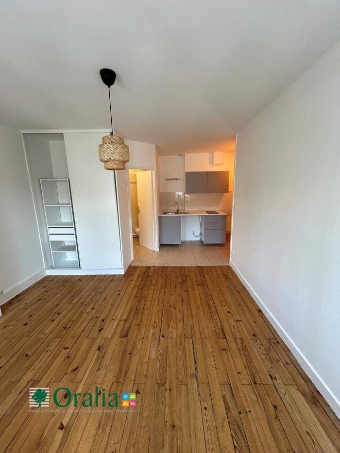 Image 1 sur 6 - Appartement  ·  Location · Lyon (69006) · 1 pièce · 28m²