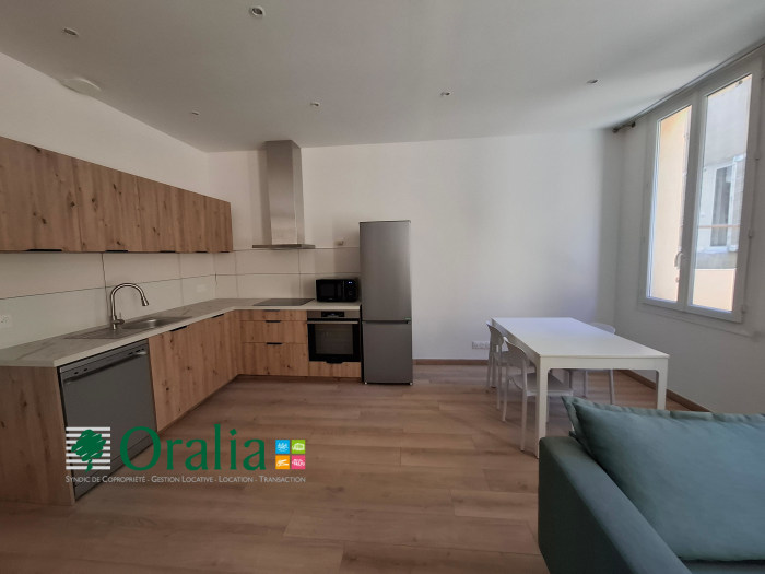 Image 5 sur 14 - Appartement  ·  Location · Marseille (13006) · 3 pièces · 56m²