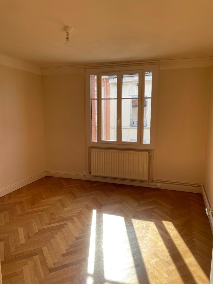 Image 2 sur 8 - Appartement  ·  Location · Lyon (69007) · 4 pièces · 74m²