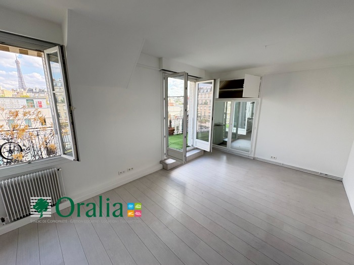 Image 2 sur 9 - Appartement  ·  Location · Paris (75116) · 2 pièces · 58m²