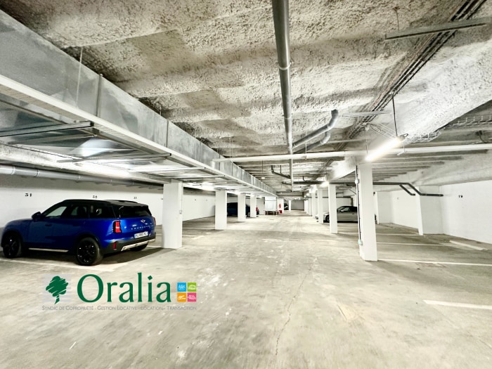 Image 6 sur 14 - Parking  ·  Location · Bordeaux (33000)