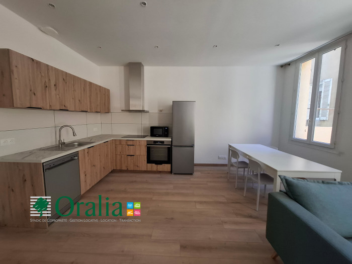 Image 7 sur 14 - Appartement  ·  Location · Marseille (13006) · 3 pièces · 56m²