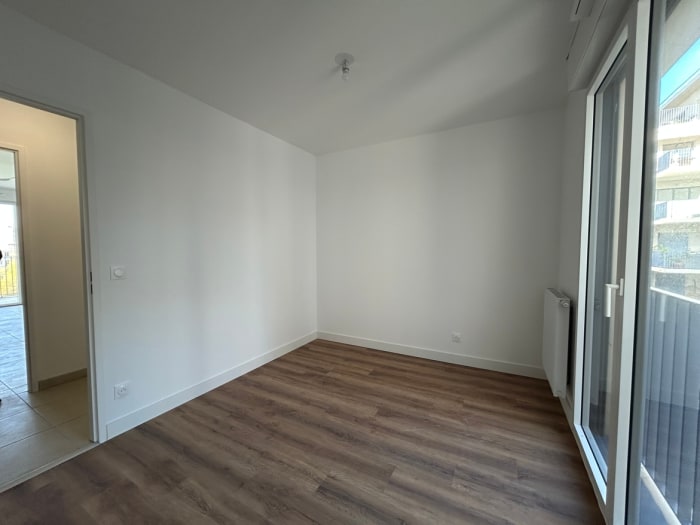 Image 5 sur 13 - Appartement  ·  Vente · Bordeaux (33800) · 5 pièces · 96m²