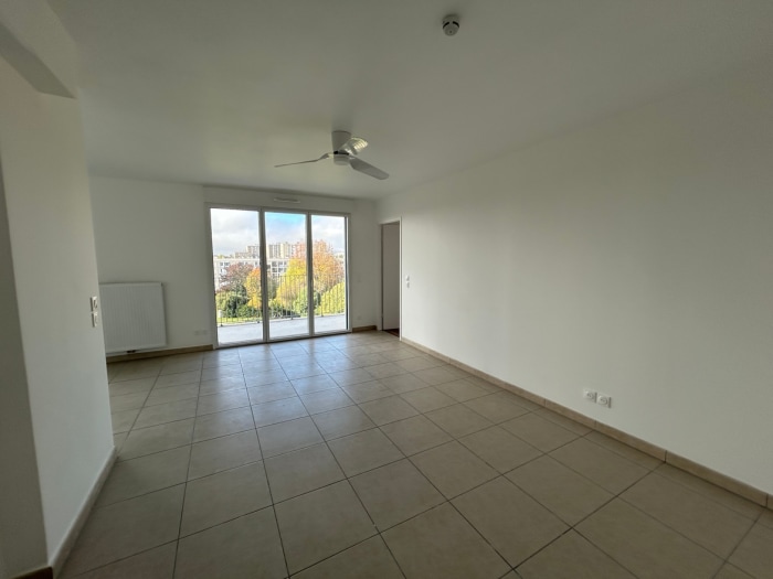 Image 2 sur 13 - Appartement  ·  Vente · Bordeaux (33800) · 5 pièces · 96m²