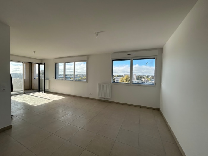 Image 1 sur 5 - Appartement  ·  Vente · Bordeaux (33800) · 5 pièces · 98m²