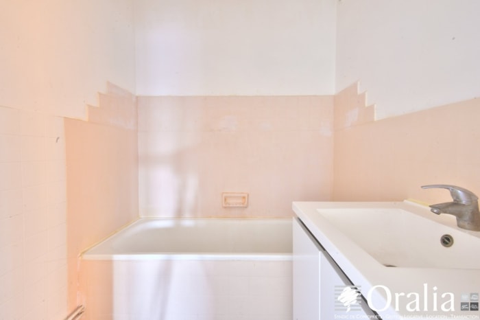 Image 15 sur 19 - Appartement  ·  Vente · Caluire Et Cuire (69300) · 6 pièces · 105m²