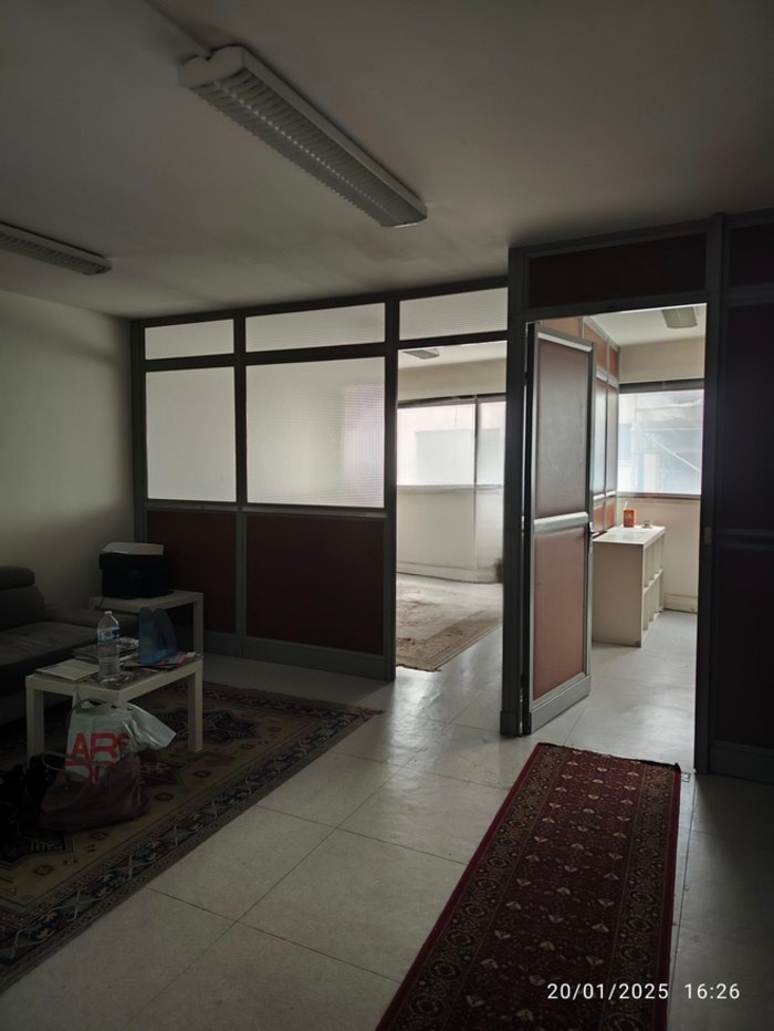 Image 4 sur 6 - Bureaux  ·  Vente · Paris (75019) · 2 pièces · 49m²