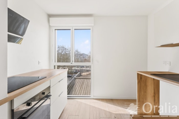 Image 1 sur 15 - Appartement  ·  Vente · Bordeaux (33800) · 4 pièces · 90m²