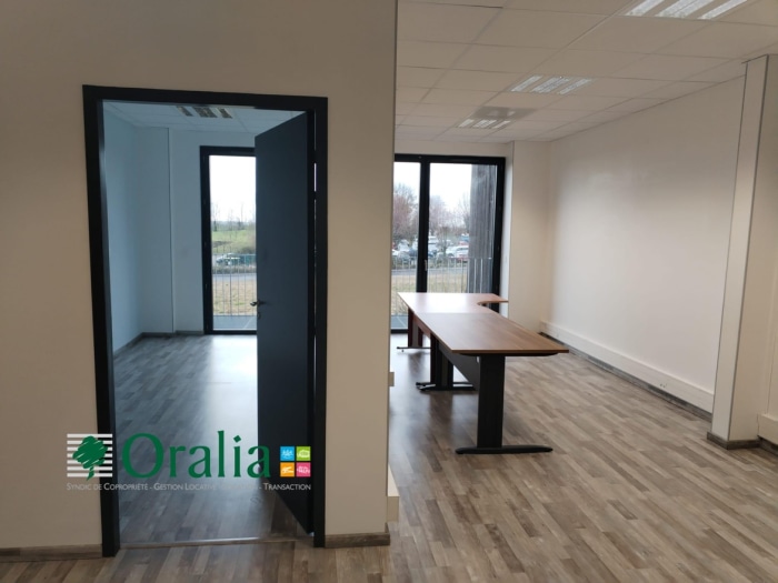 Image 2 sur 4 - Local  ·  Vente · Montanay (69250) · 3 pièces · 80m²
