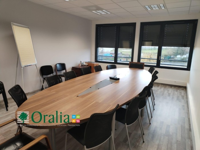 Image 1 sur 4 - Local  ·  Vente · Montanay (69250) · 3 pièces · 80m²