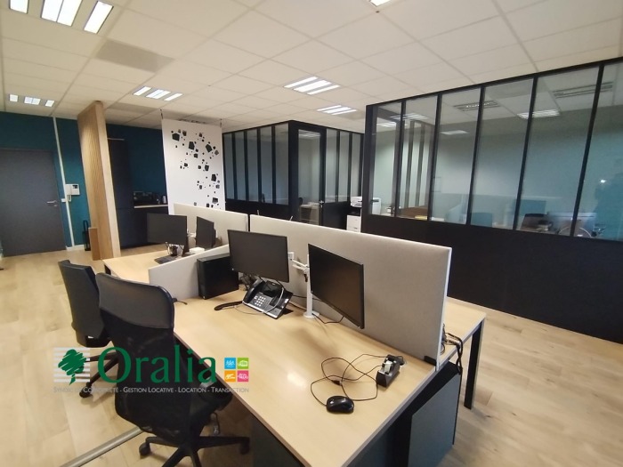Image 1 sur 7 - Local  ·  Vente · Montanay (69250) · 3 pièces · 61m²