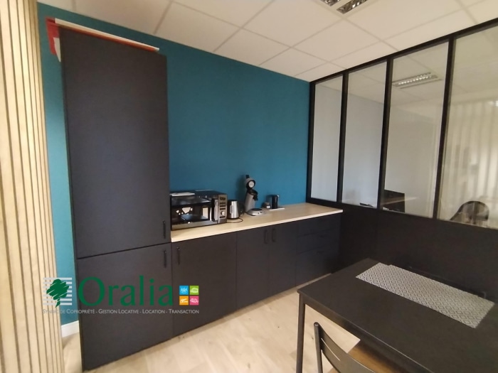 Image 4 sur 7 - Local  ·  Vente · Montanay (69250) · 3 pièces · 61m²