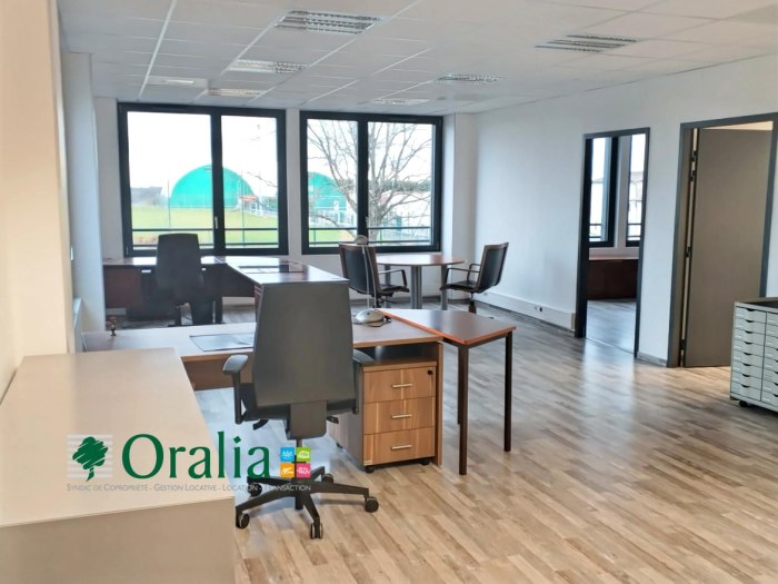 Image 4 sur 6 - Bureaux  ·  Vente · Montanay (69250) · 5 pièces · 131m²