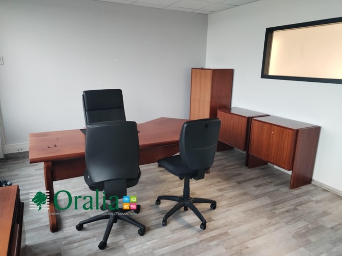 Image 2 sur 6 - Bureaux  ·  Vente · Montanay (69250) · 5 pièces · 131m²