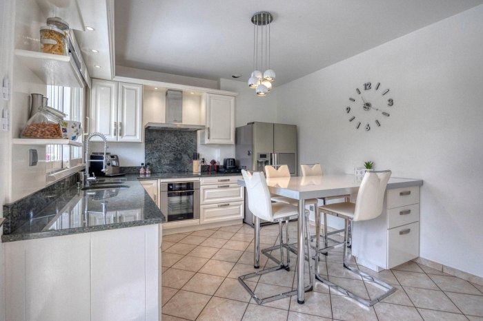 Image 6 sur 22 - Maison/villa  ·  Vente · St Martin D Uriage (38410) · 7 pièces · 210m²