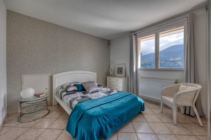 Image 5 sur 22 - Maison/villa  ·  Vente · St Martin D Uriage (38410) · 7 pièces · 210m²
