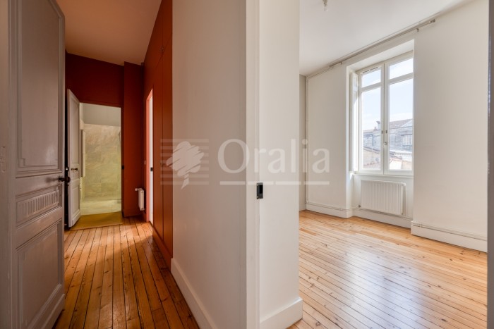 Image 3 sur 12 - Appartement  ·  Vente · Bordeaux (33000) · 3 pièces · 75m²