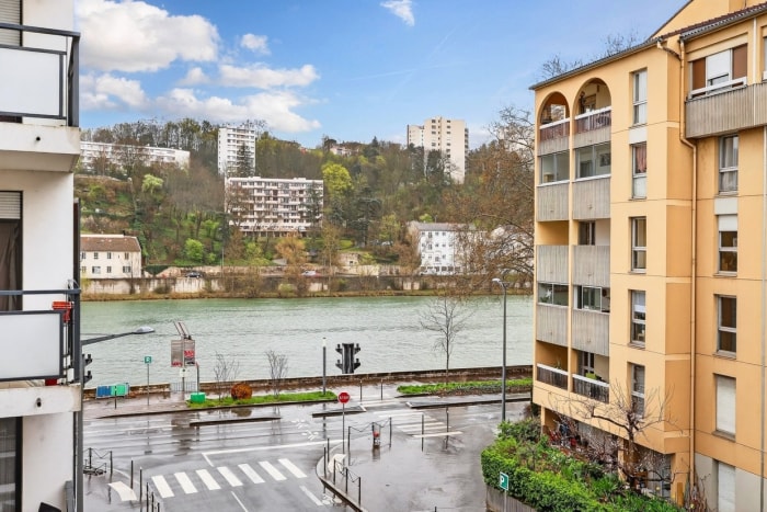 Image 1 sur 2 - Parking/box  ·  Vente · Lyon (69009) · 14m²