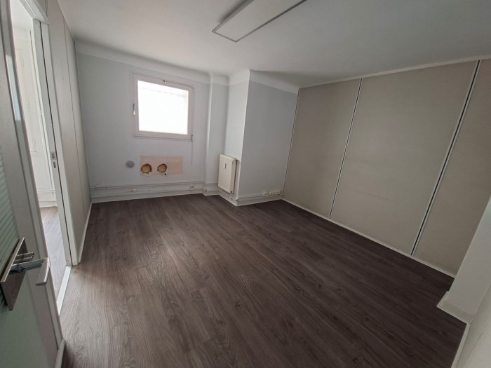 Image 4 sur 10 - Local  ·  Vente · Montpellier (34000) · 4 pièces · 68m²