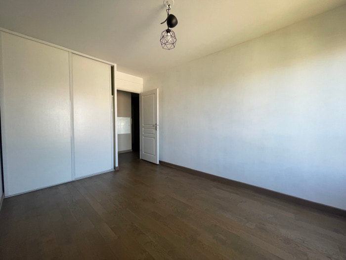 Image 7 sur 9 - Appartement  ·  Vente · Bordeaux (33300) · 2 pièces · 47m²