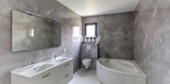 Image 2 - Maison/villa · St Beauzire (63360) · 6 pièces · 141m²