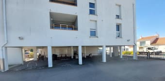 Image 2 - Parking/box · Les Sables D Olonne (85340)