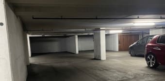 Image 3 - Parking/box · Paris (75116) · 12m²