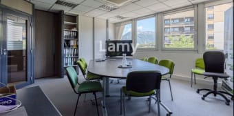 Image 2 - Local · Annecy (74600) · 10 pièces · 303m²