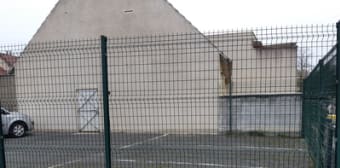 Image 3 - Parking/box · Sens (89100)
