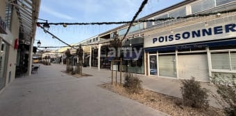 Image 3 - Local · Lamorlaye (60260) · 142m²