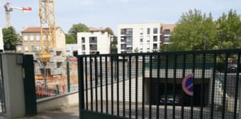 Image 2 - Parking/box · Caluire Et Cuire (69300) · 10m²
