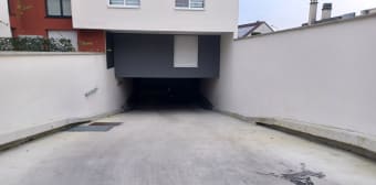 Image 1 - Parking/box · Pontault Combault (77340)