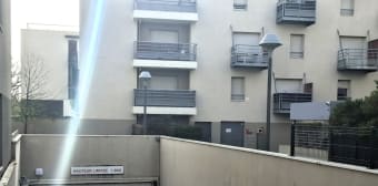 Image 2 - Parking/box · Oullins Pierre Benite (69310)