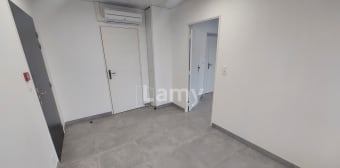 Image 3 - Local · Vineuil St Firmin (60500) · 30m²