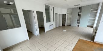 Image 1 - Local · Villefranche Sur Saone (69400) · 59m²