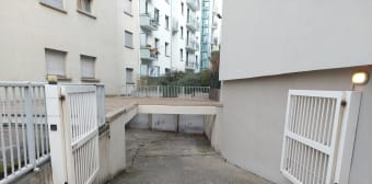 Image 1 - Parking/box · Grenoble (38000)