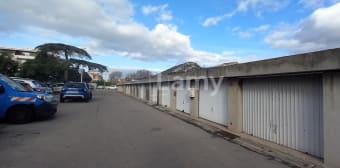 Image 2 - Parking/box · Marseille (13009) · 15m²