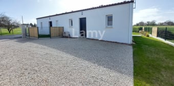 Image 1 - Maison/villa · Boutenac Touvent (17120) · 2 pièces · 45m²