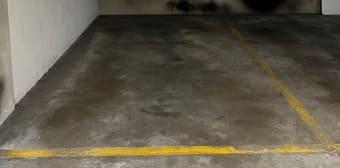 Image 1 - Parking · Paris (75116)