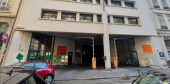 Image 1 - Parking · Lyon (69002)