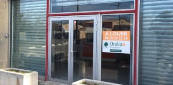 Image 1 - Local commercial · Salon De Provence (13300) · 80m²