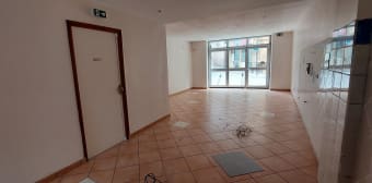Image 1 - Bureaux · Digne Les Bains (04000) · 1 pièce · 62m²