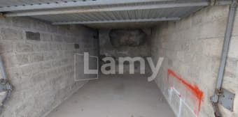 Image 1 - Parking/box · Oullins Pierre Benite (69600) · 10m²