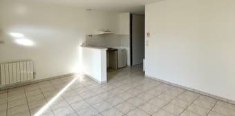Image 2 - Maison/villa · La Couronne (16400) · 2 pièces · 45m²