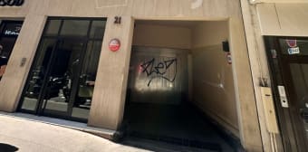 Image 1 - Parking/box · Paris (75001) · 9m²